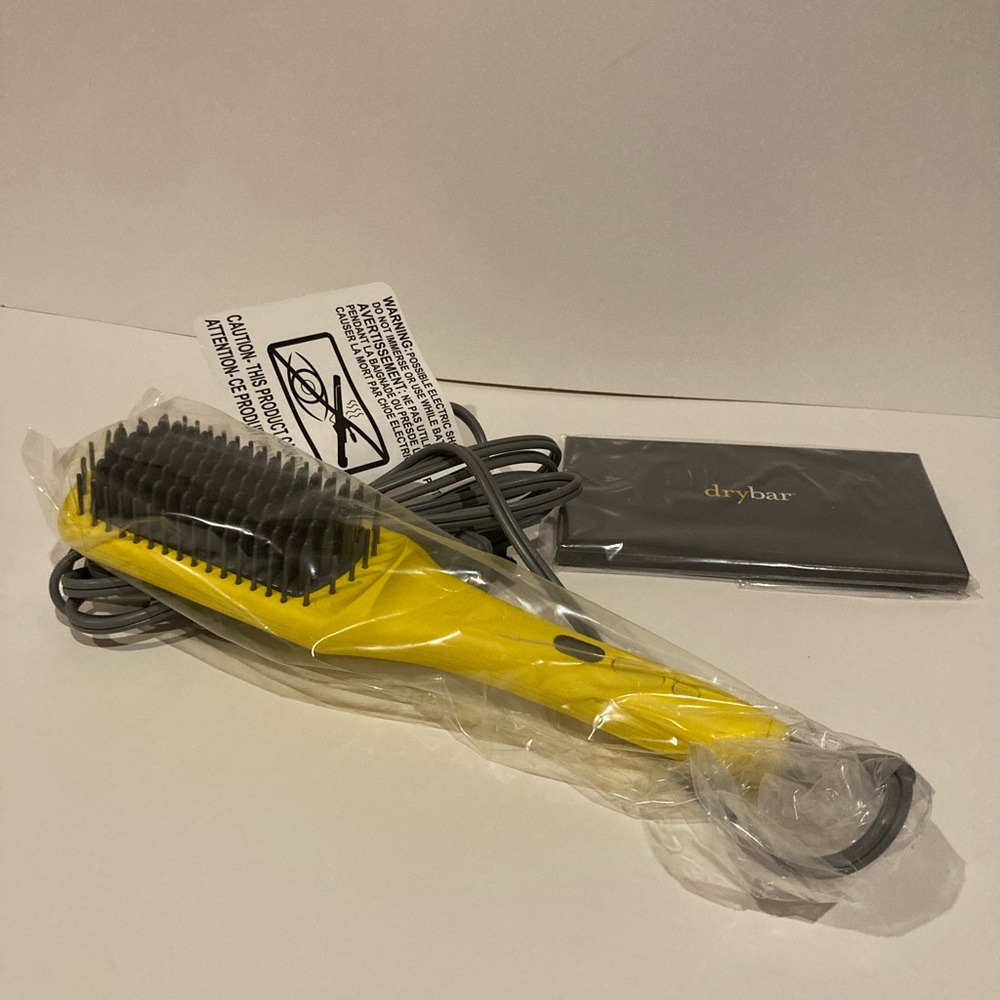 Dry Bar: The Crush Brush Heated Straightening Brush - Picture 3 of 4